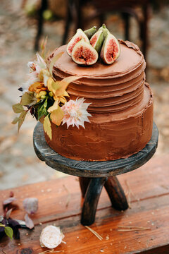 Cake with fall season decor.