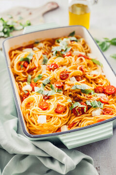 Pasta with tomato and mozzarella
