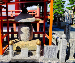 京都、六波羅蜜寺の阿古屋塚 - obrazy, fototapety, plakaty