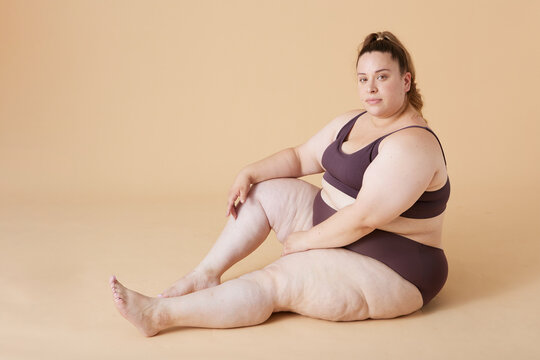 Studio Full Photo serie of real woman- Body Positive