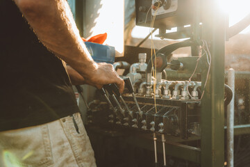 operating wood cutting machine