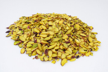 finely chopped yellow unshelled peanuts