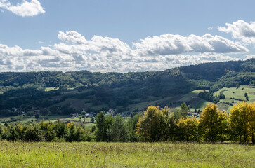 Fototapeta na wymiar Panorama pola i łąki 