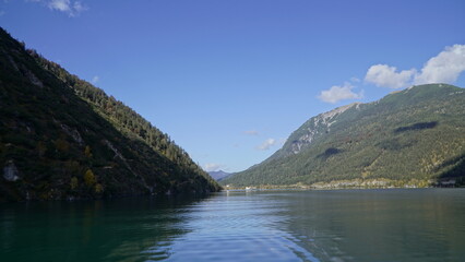 Fototapeta na wymiar Wunderschöner Achensee in Österreich