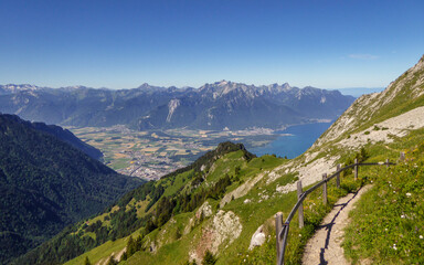 vue depuis le rochers de naye sur le lac léman