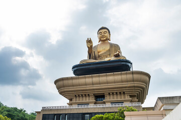 Fototapeta premium View of the buddha statue at the Fo Guang Shan Buddha Museum in Kaohsiung, Taiwan.