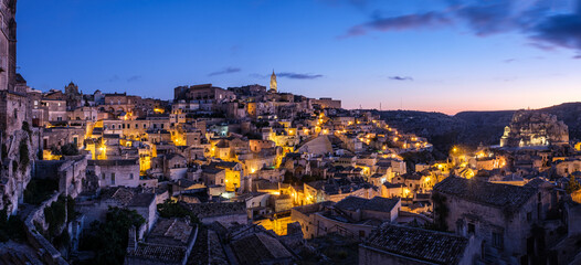Panoramica notturna di Matera
