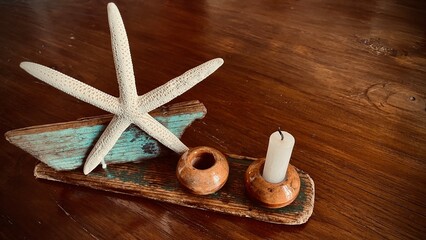 Porta candele in legno con stella marina e galleggiante reti pescatori