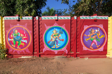 Fototapeta na wymiar Odisha Traditional Pattachitra wall painting in Bhubaneswar street, Odisha