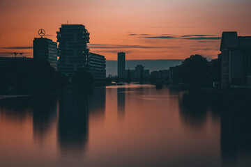 Fototapeta premium sunset over the city