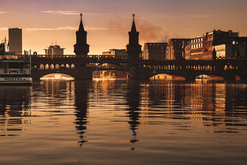 Fototapeta na wymiar The Warsaw Bridge, Berlin