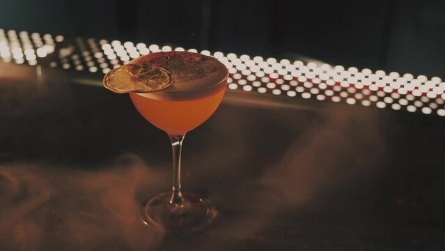 Cocktails with dry ice at the bar