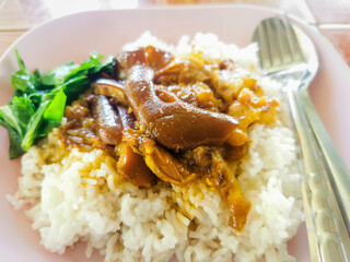 Must-try Thai food with pork leg rice