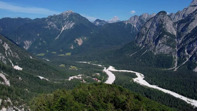 Val Saisera and Val Dogna. At the foot of Montasio.