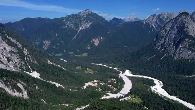 Val Saisera and Val Dogna. At the foot of Montasio.