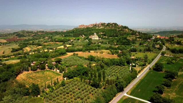 Montalcino and the Val d'Orcia. Tuscan wonder.
