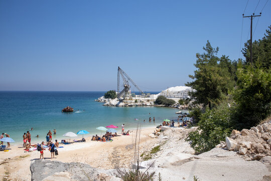 Widok na Porto Vathi, Thassos, Grecja