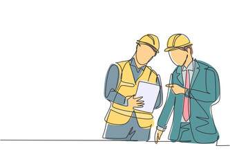 One single line drawing of young construction manager giving instruction to foreman coordinator. Building architecture business concept. Continuous line draw design vector graphic illustration