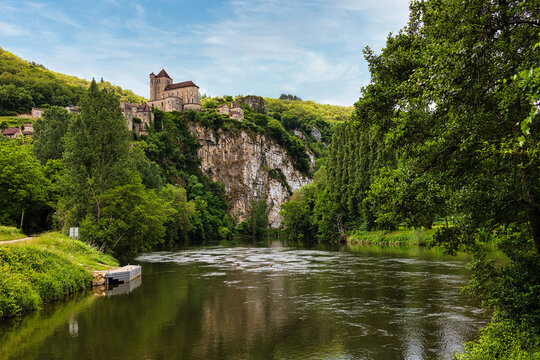 French village Saint Cyr Lapopie and Lot river.