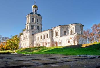 Fototapeta na wymiar Chernihiv Collegium in autumn on Val