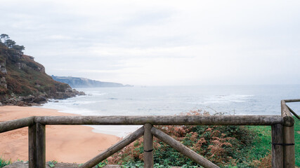 Una bonita vista de playa La ñora en Asturias