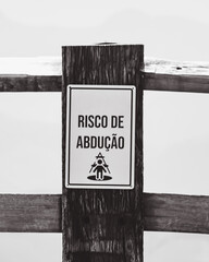 Placa Risco de Abdução 