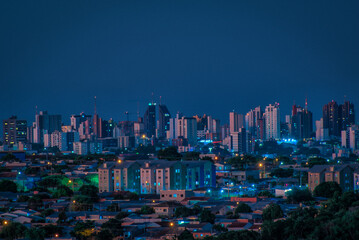 Anoitecer em Cascavel, Paraná, Brasil. Panorama da cidade.