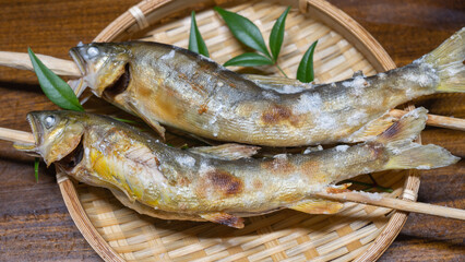 鮎の塩焼き｜日本の料理