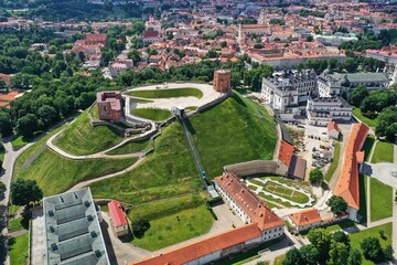 Gediminas castle tower in old town of Vilnius, Lithuania, aerial - 538259002