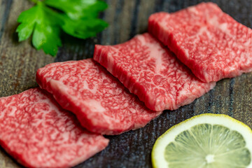 牛肉の赤身カルビ