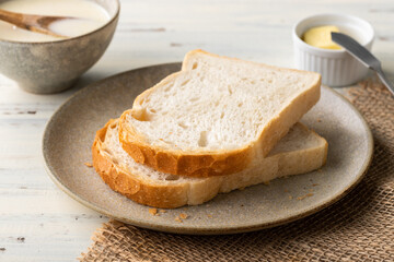 パリッともっちりしっとりのハードトースト