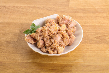Canned tuna fish with oil