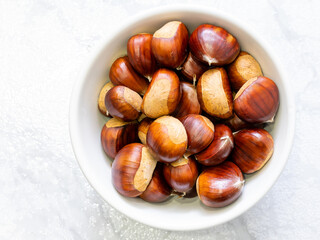 raw chestnuts ready to eat