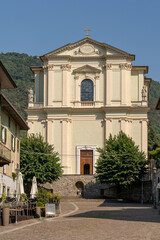 Fototapeta na wymiar Old Church in the Town of Pisogne, Italy