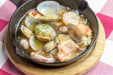 魚介のアヒージョ