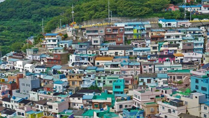Casas coloridas en la Villa cultural de Gamcheon, Busán, Corea del Sur