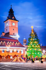 Fototapeta na wymiar Brasov, Romania - Christmas Market in Transylvania, december holidays.