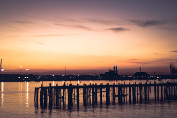 Fototapeta na wymiar Summer sunsets over the docks in Southampton