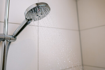 Wasser beim Duschen sparen mit Sparduschkopf 