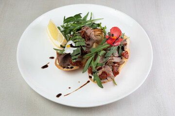 salad with tuna and vegetables