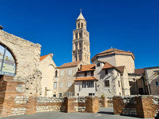 Fototapeta na wymiar The cathedral of Saint Domnius and it's bell tower in Split (Dalmatia, Croatia) within Diocletian's Palace. Croatians call the church 