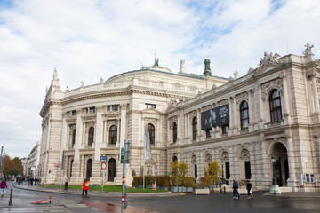 Fototapeta na wymiar Famous Wiener Ringstrasse with historic Burgtheater (Imperial Court Theatre).