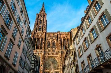 View of the Gothic cathedral in Strasbourg, France - obrazy, fototapety, plakaty