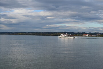 Fototapeta na wymiar view of the lake Constance in Austria, cloudy sky, cold autumn day