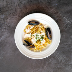 Bowl of Linguine with Mussels