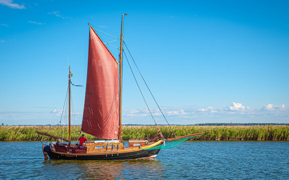 Zeesenboot im Bodden in der N&auml;he von Zingst