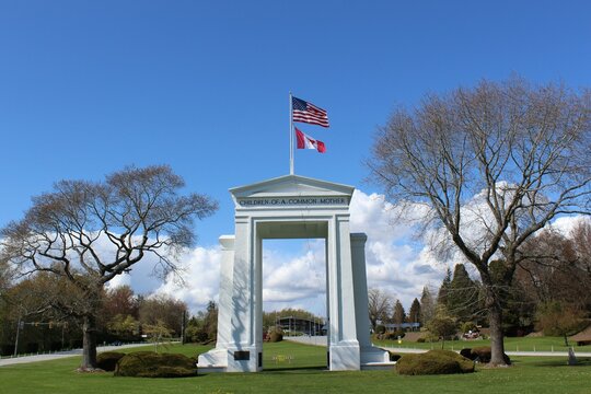 The gate monument in Peace Arch Park