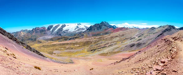 Photo sur Plexiglas Anti-reflet Vinicunca paysage étonnant de la montagne et de la vallée de vinicunca, pérou