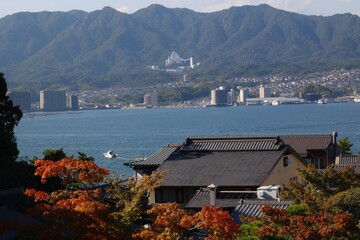 広島県宮島の高台からの景色　宮島町街、本州方面を見る