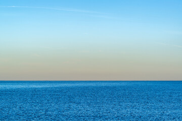 Obraz premium Calme bord de mer à l'aube